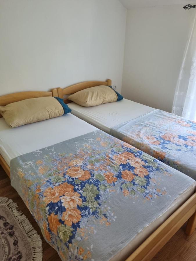Apartments Maria Ivanica Bagian luar foto